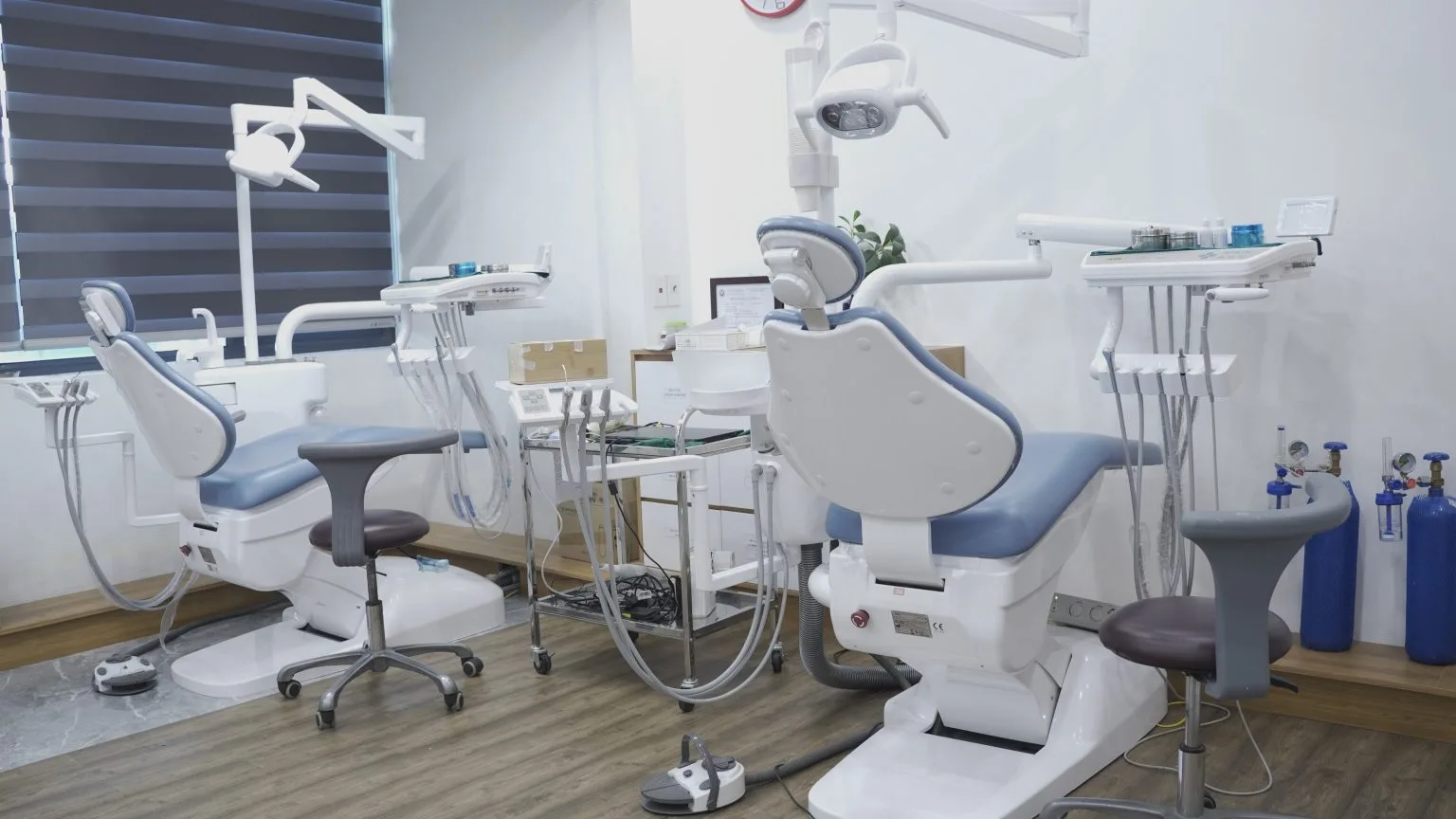 trang-thiet-bi-sdental-1536x864.jpg-1
